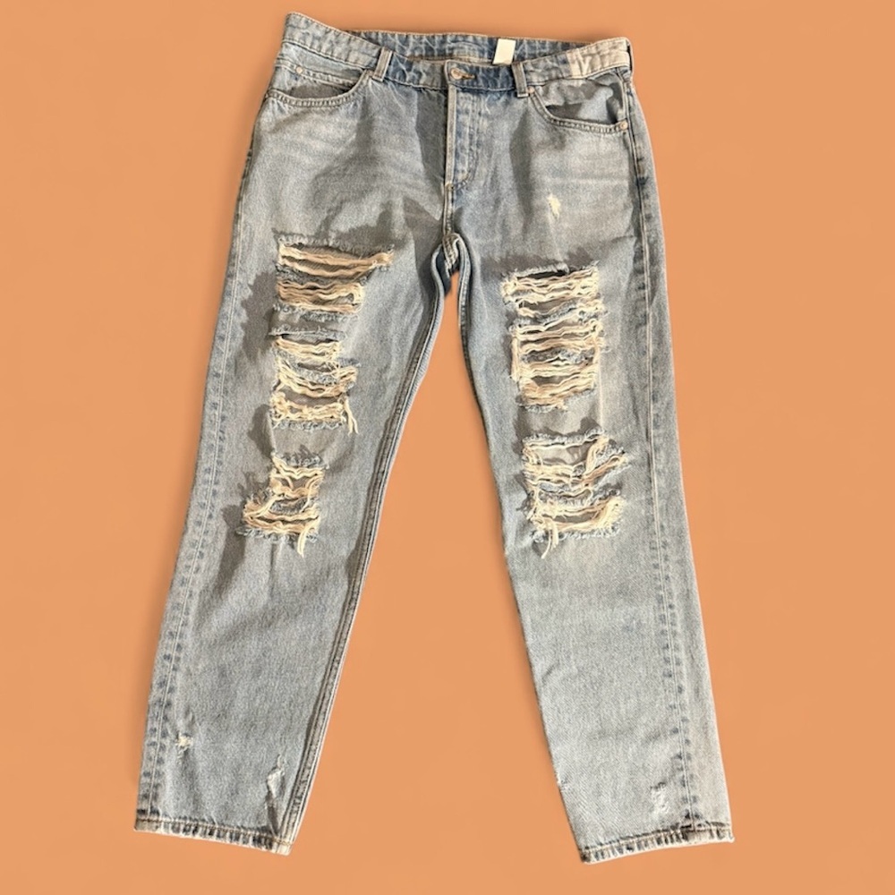 &DENIM RIPPED BOYFRIEND LOW WAIST LIGHT DENIM TRASHED JEANS 10

1073